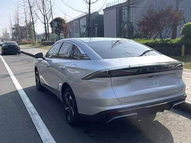 2025 Geely Galaxy L6