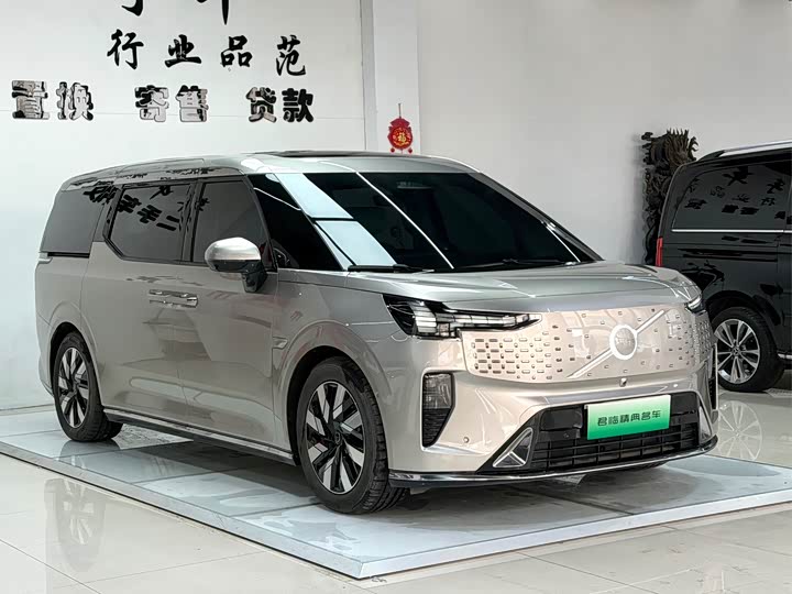 Volvo EM90 2025 2025款 Ultra 六座