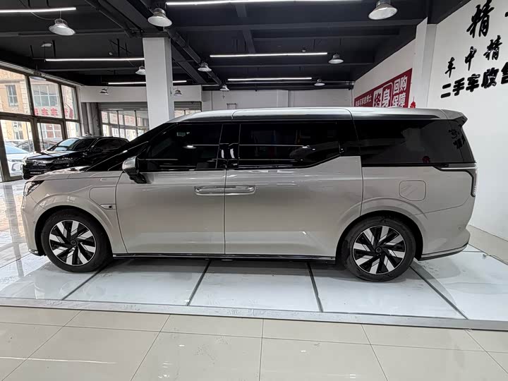 Volvo EM90 2025 2025款 Ultra 六座