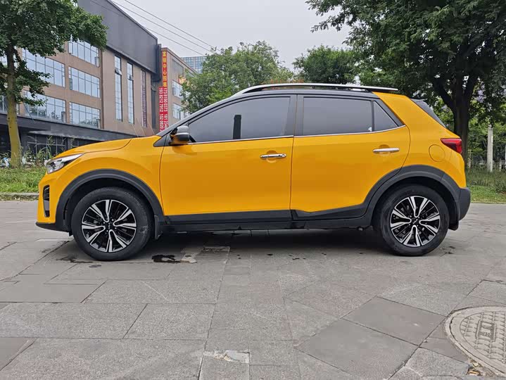 Kia KX1 2021 2021款 1.4L CVT趣享天窗款