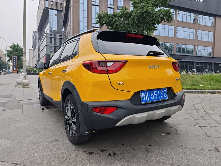 Kia KX1 2021 2021款 1.4L CVT趣享天窗款