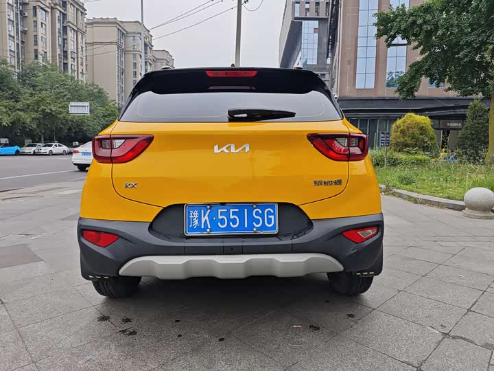 Kia KX1 2021 2021款 1.4L CVT趣享天窗款
