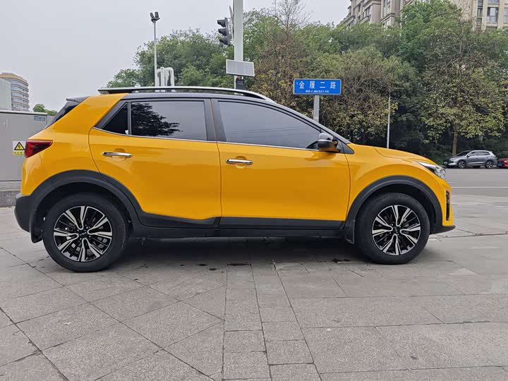 Kia KX1 2021 2021款 1.4L CVT趣享天窗款