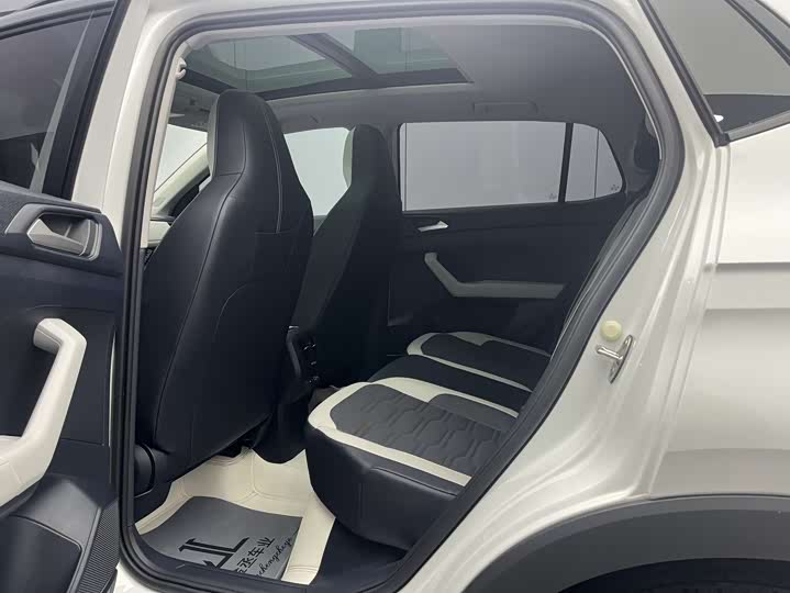 Volkswagen Tharu 2025 2025款 新锐 1.5L 锐意版