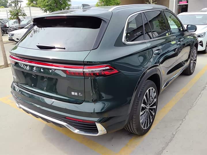 Photo 3 - Geely Monjaro
