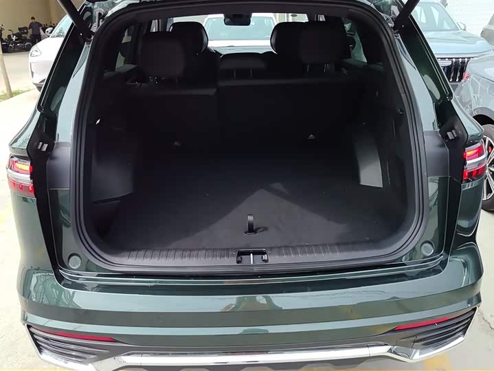 Photo 4 - Geely Monjaro