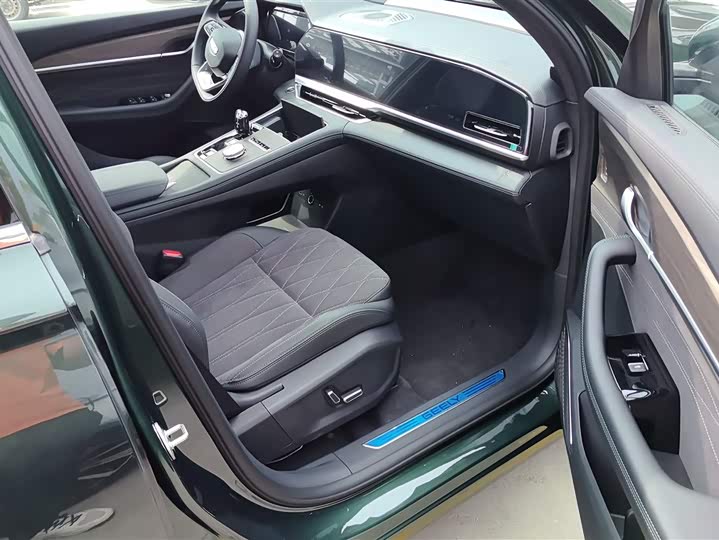 Photo 8 - Geely Monjaro