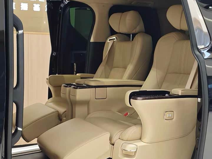 Toyota Alphard 2021 2021款 双擎 2.5L 尊贵版