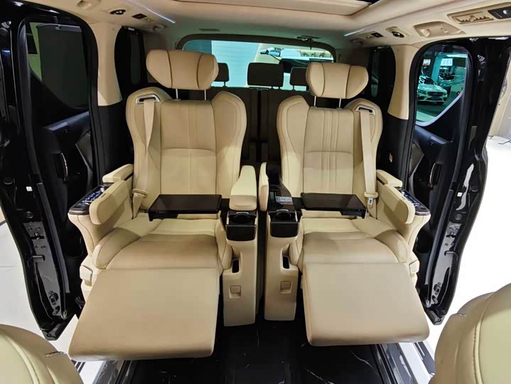 Toyota Alphard 2021 2021款 双擎 2.5L 尊贵版
