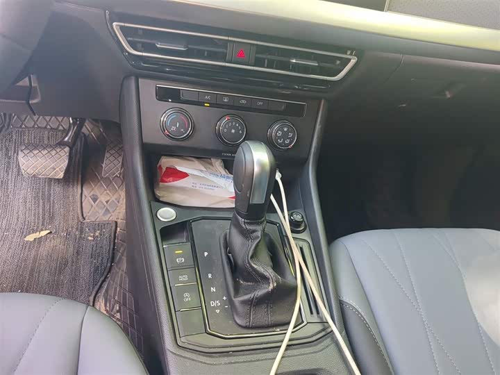 Фото 7 - Volkswagen Lavida