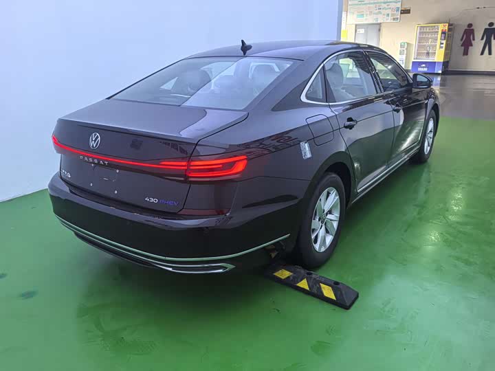 Volkswagen Passat Hybrid 2025 2025款 430PHEV 混动商务版