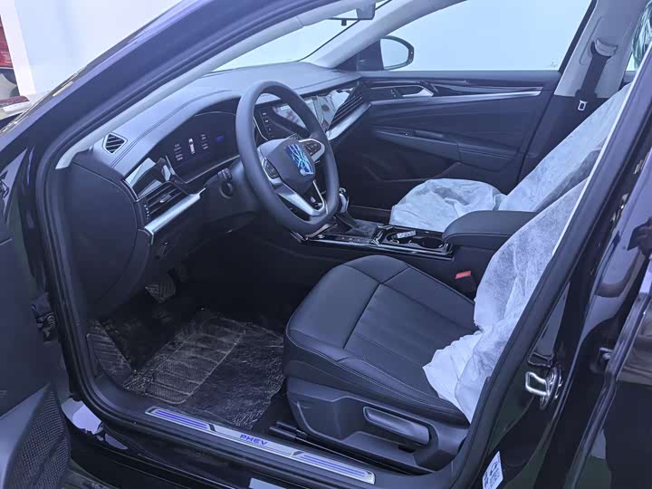 Volkswagen Passat Hybrid 2025 2025款 430PHEV 混动商务版