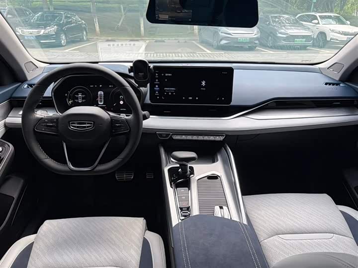 Фото 4 - Geely Preface