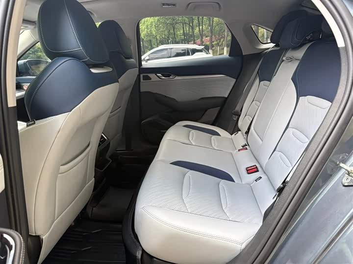 Фото 6 - Geely Preface
