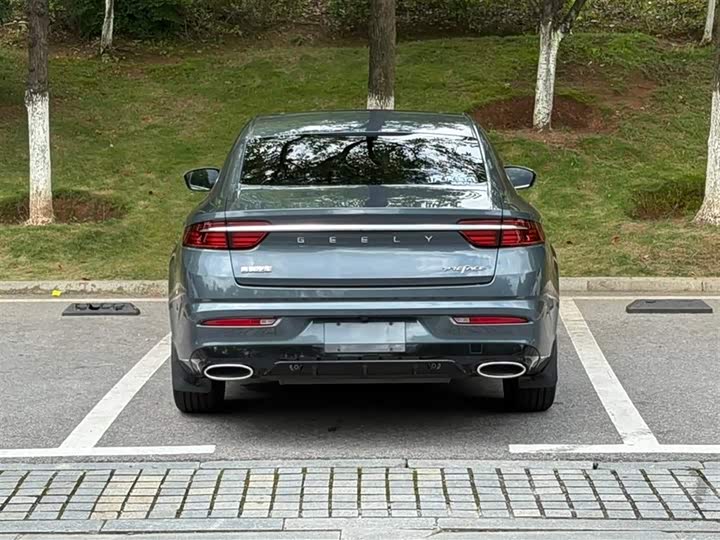 Фото 8 - Geely Preface