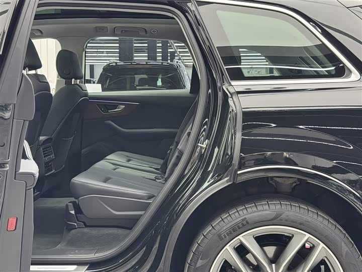 Audi Q7 2025 2025款 55 TFSI quattro S line运动型