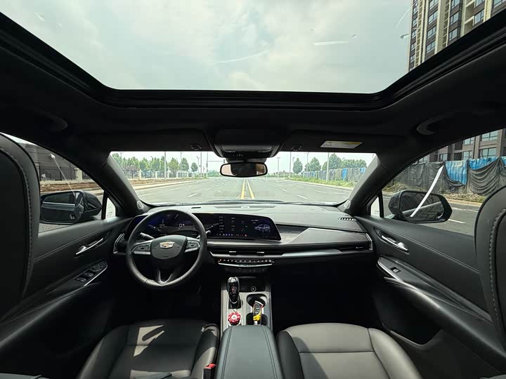 Cadillac XT4 2024 2024款 改款 28T 两驱豪华型