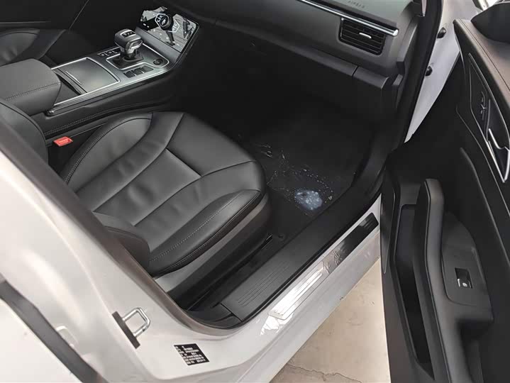 Hongqi H5 2020 2020款 1.8T 自动智联旗韵版