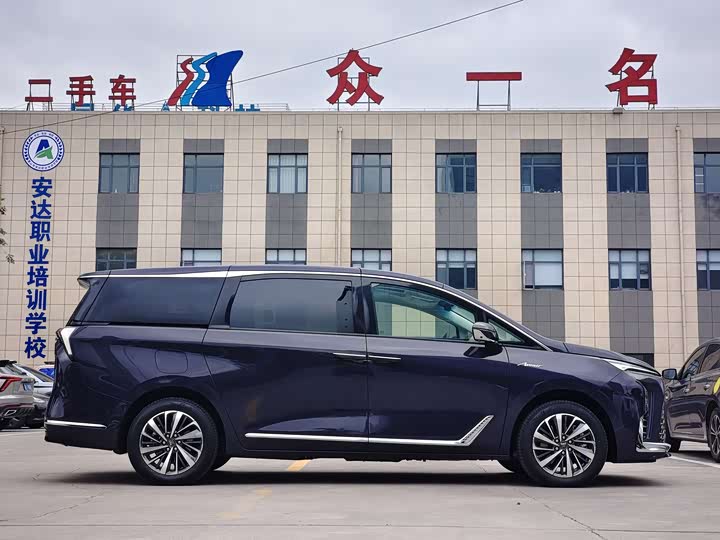Buick GL8 Hybrid 2026 2026款 陆尊 奢享版