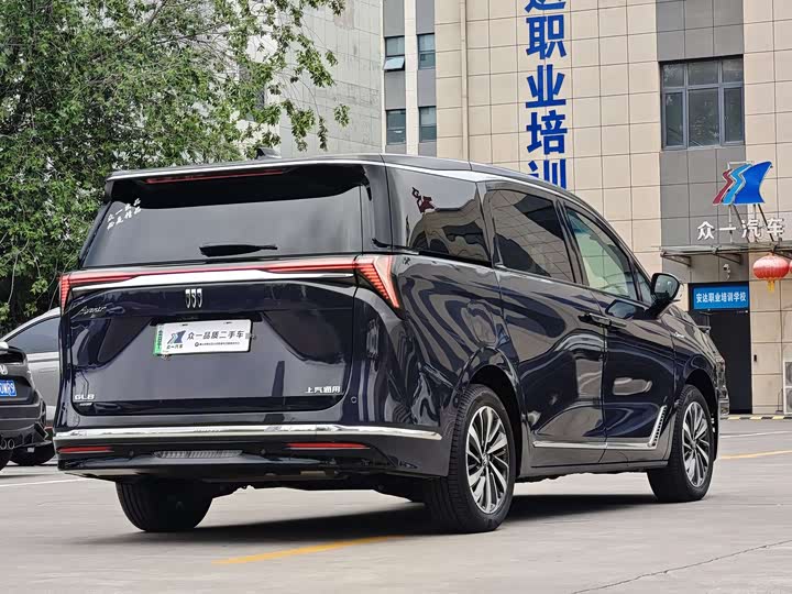 Buick GL8 Hybrid 2026 2026款 陆尊 奢享版