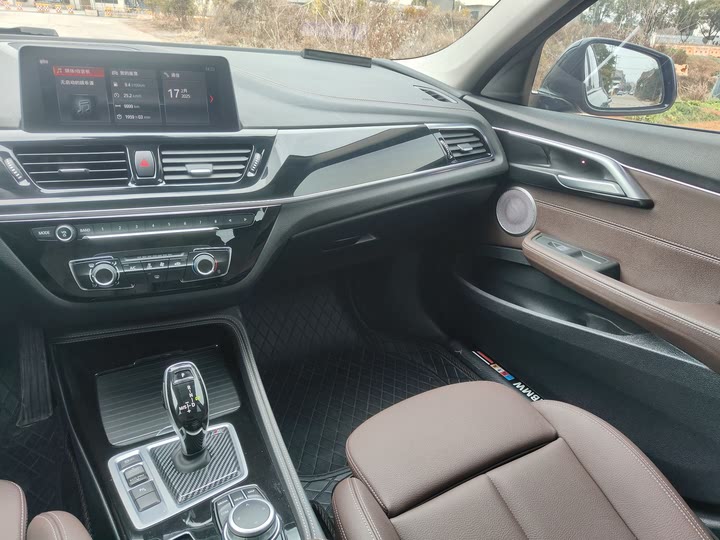 Фото 11 - BMW 1 Series