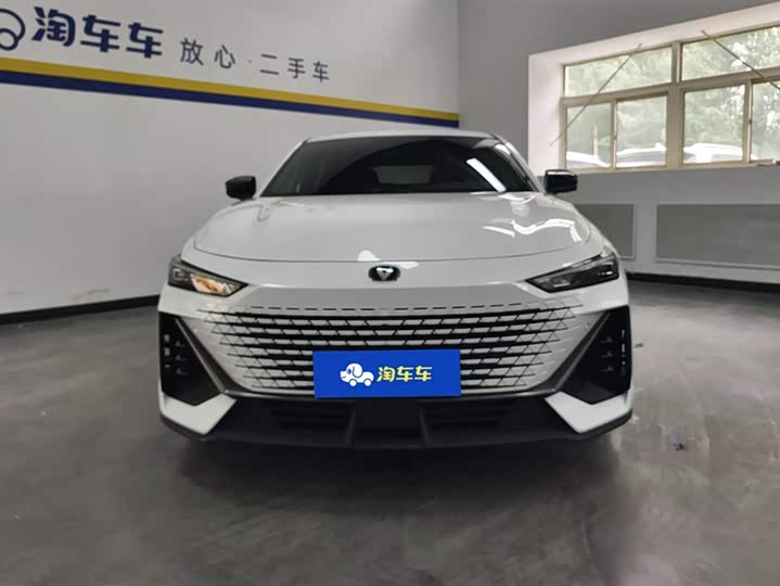 Фото 2 - Changan UNI-V
