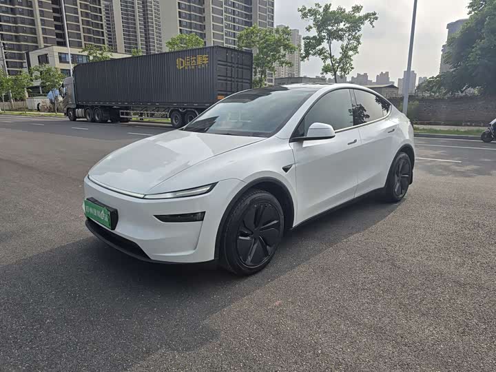 Фото 1 - Tesla Model Y