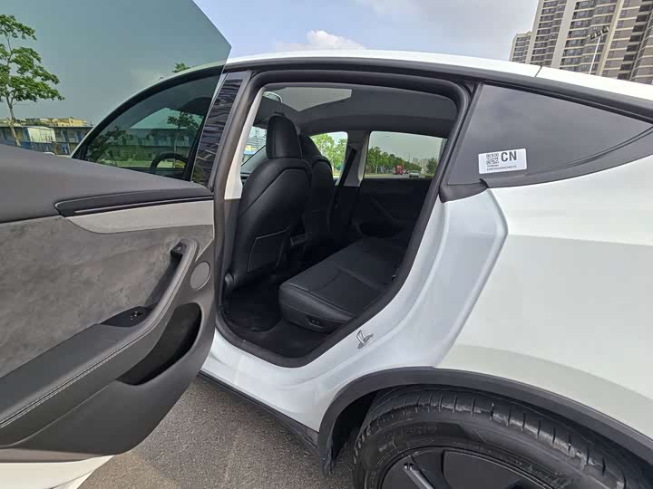 Фото 6 - Tesla Model Y