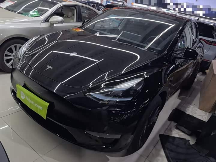 Zdjęcie 2 - Tesla Model Y