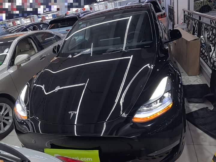 Zdjęcie 3 - Tesla Model Y