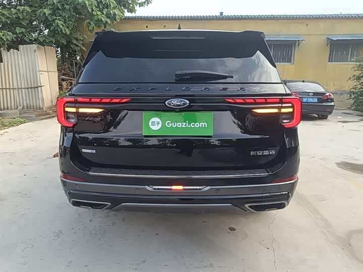 Фото 6 - Ford Explorer