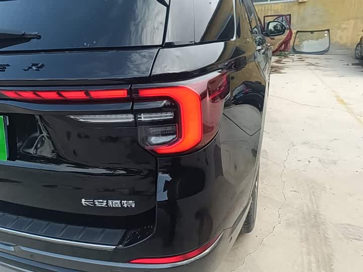 Фото 8 - Ford Explorer