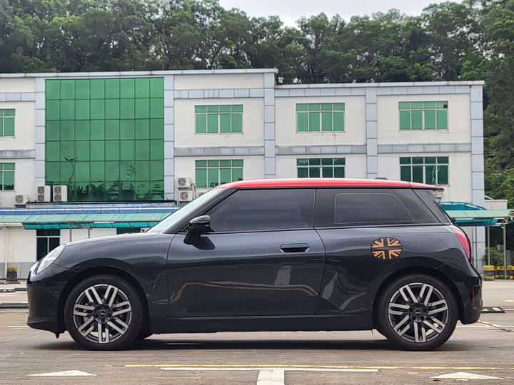 Mini Cooper 2025 2025款 改款 466km COOPER E 经典派