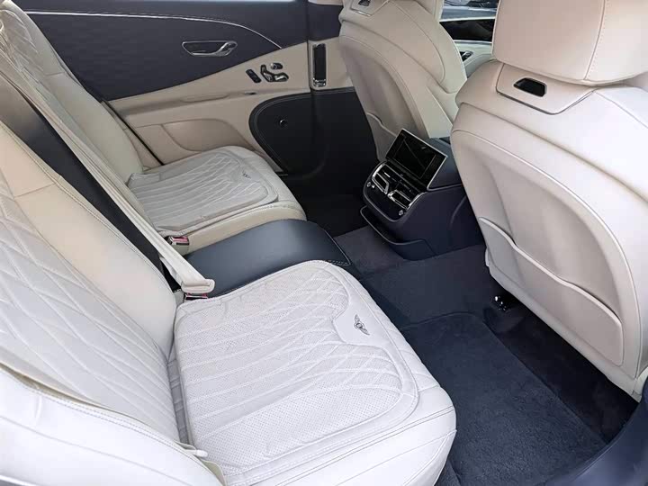 Bentley Flying Spur 2024 2024款 4.0T V8 雅度版