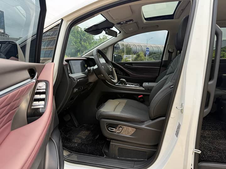 Фото 4 - GAC Trumpchi M8