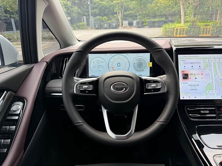 Фото 9 - GAC Trumpchi M8