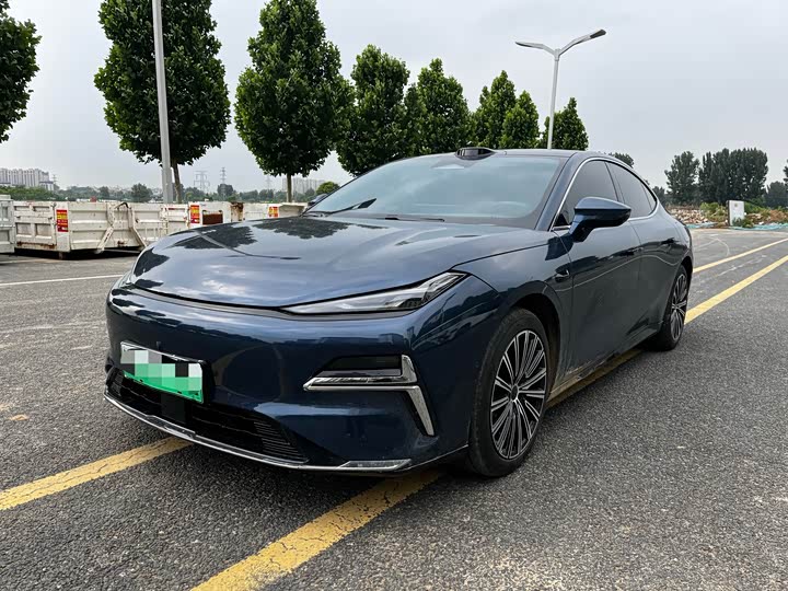 Photo 1 - Geely Galaxy Starshine 8 EM-i