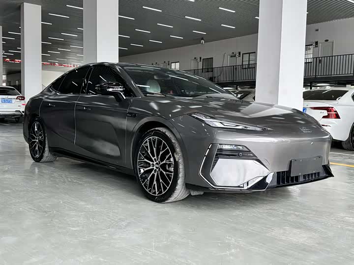 Geely Galaxy E8 2024 2024款 550km 后驱龙腾版