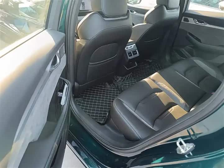 Фото 5 - Geely Preface