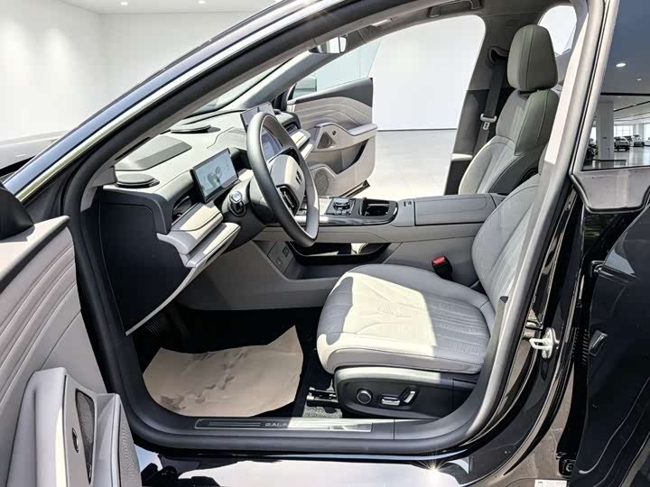 Geely Galaxy Starshine 8 EM-i 2025 2025款 130km EM-P 星舰版