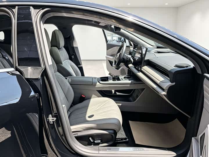 Geely Galaxy Starshine 8 EM-i 2025 2025款 130km EM-P 星舰版
