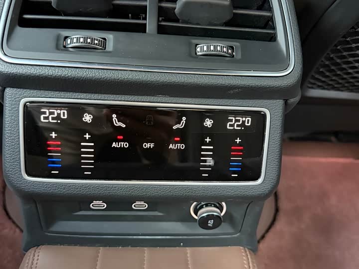 Фото 6 - Audi A6L