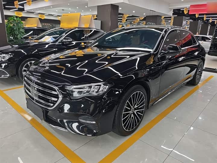 Zdjęcie 1 - Mercedes-Benz E-Class