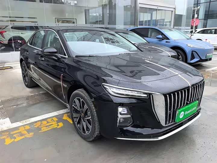 2025 Hongqi H5 Hybrid