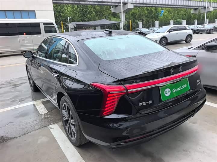 2025 Hongqi H5 Hybrid