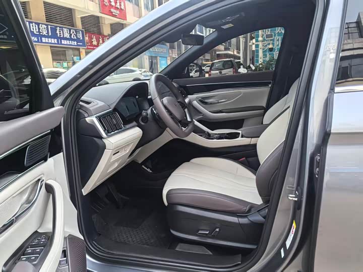 2025 BYD Song Plus Hybrid/EV