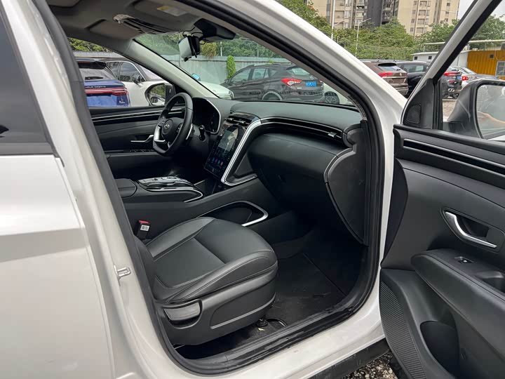 Zdjęcie 8 - Hyundai Tucson L