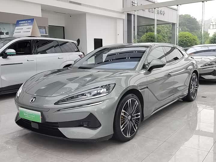 Photo 1 - Denza Z9GT