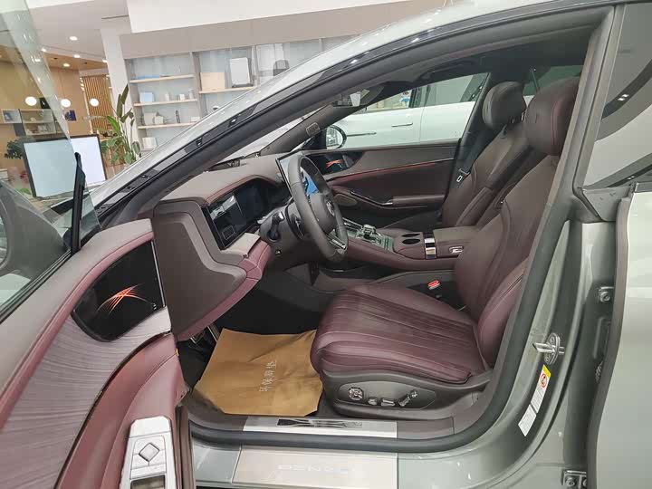 Photo 5 - Denza Z9GT