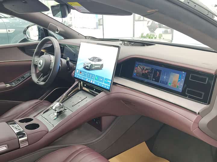 Photo 8 - Denza Z9GT